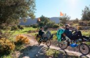 Voyager, manger et faire du vélo couché
