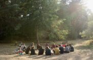 Un écovillage invente un outil de facilitation : le forum !